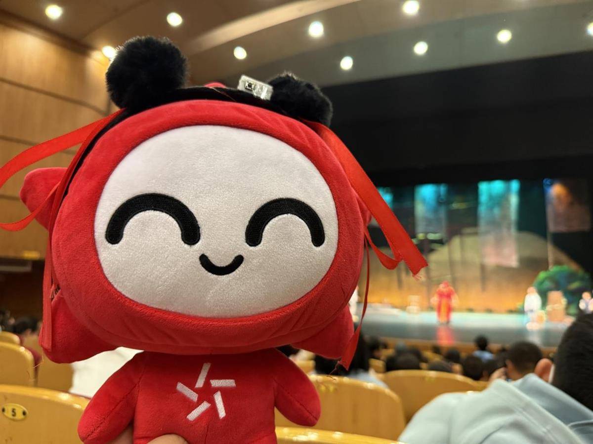 体育彩票小明星帮助内兹“保护她的房子”